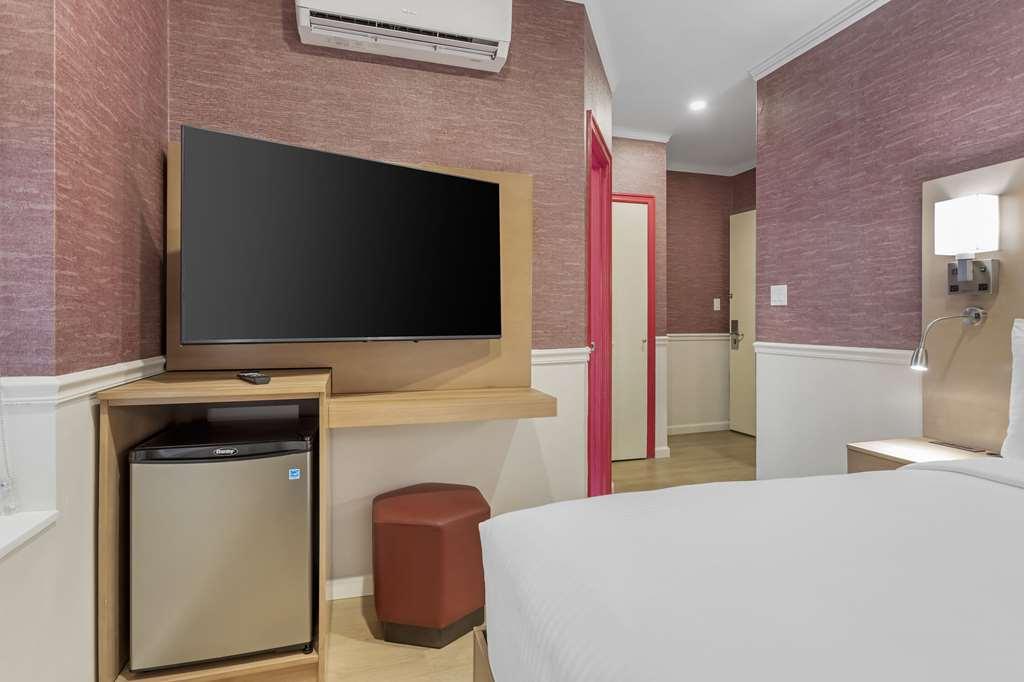 Mayfair Hotel, Ascend Hotel Collection New York Room photo